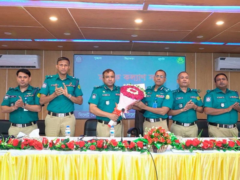 শৃঙ্খলা-পেশাদারিত্বে ছাড় নয় জনসেবার মান বাড়ানোর নির্দেশ : এসএমপি কমিশনার