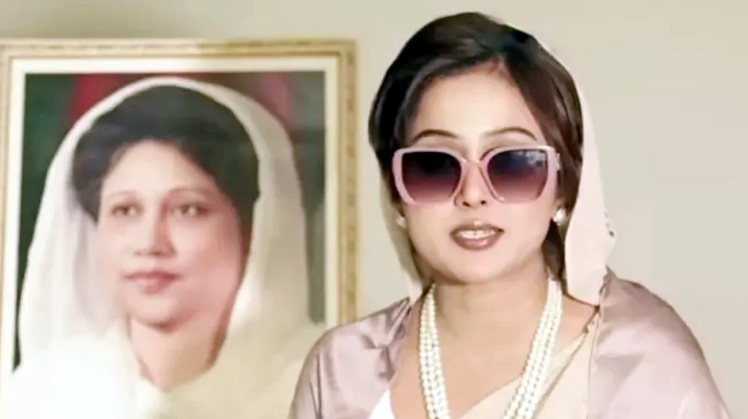 হঠাৎ খালেদা জিয়ার সাজে অভিনেত্রী চমক