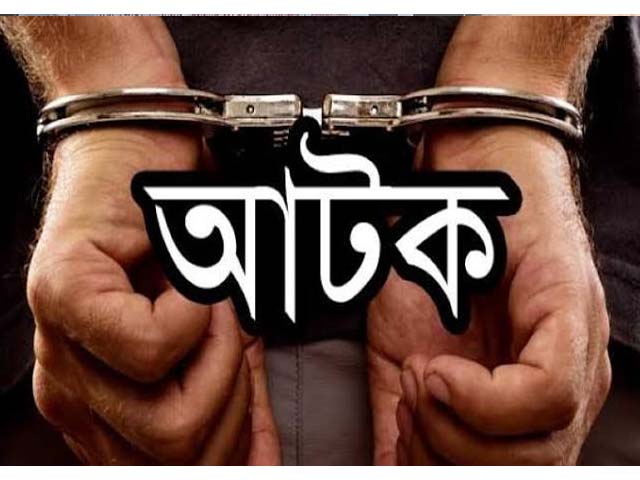 সীমান্তে ১৫ লাখ টাকার চোরাই পণ্য আটক