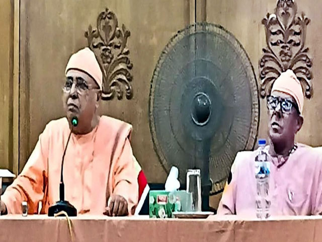 আত্ম অহংকার পরিহার করে ঠাকুর শ্রীরামকৃষ্ণের ‘কথামৃত’র আলোকে জীবন গঠন করতে হবে : শ্রীমৎস্বামী পূর্ণাত্মানন্দজী মহারাজ