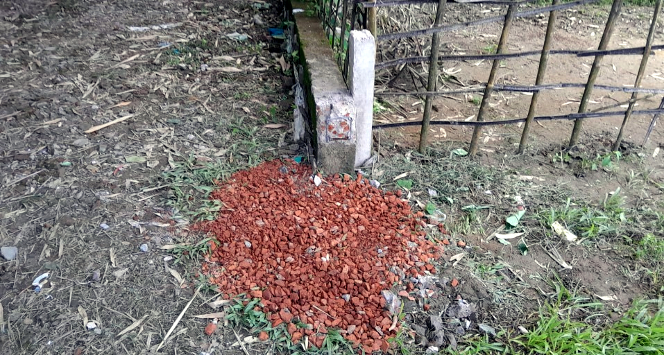 ওসমানীনগরে সার্ভেয়ারের নির্দেশে মালিকানাধীন দেয়াল ভাংচুরের অভিযোগ