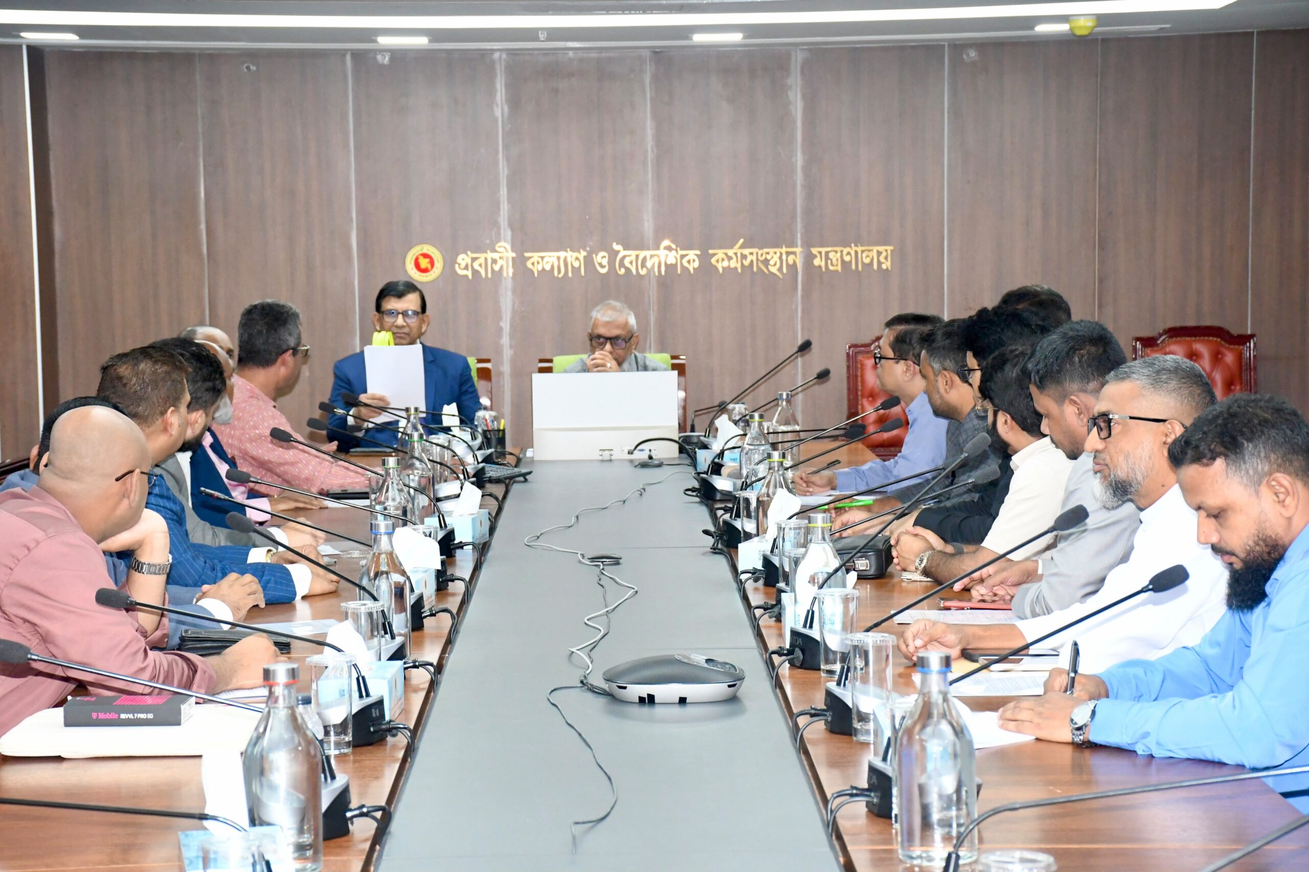 ইউএই-তে প্রবাসী সংকট নিরসন ও বিনিয়োগ বৃদ্ধিতে সিআইপি অ্যাসোসিয়েশনের সাথে প্রবাসী কল্যাণ মন্ত্রীর মতবিনিময়