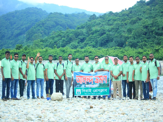 দিরাই প্রেসক্লাবের আয়োজনে আনন্দ ভ্রমণ