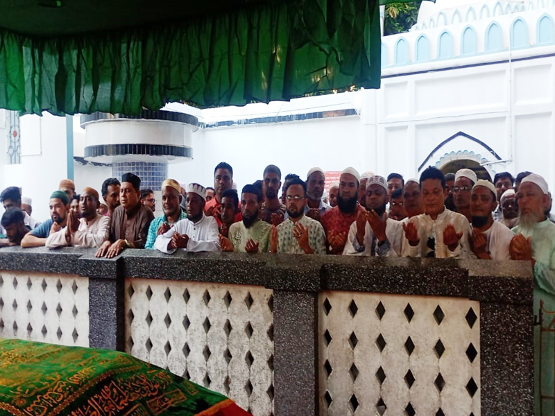 জিয়া শিশু-কিশোর মেলা মহানগর কমিটির মাজার জিয়ারত ও দোয়া মাহফিল