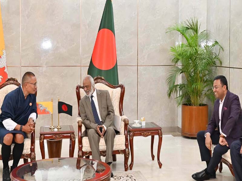 ভুটানের প্রধানমন্ত্রী ও হুমায়ুন কবির বৈঠক