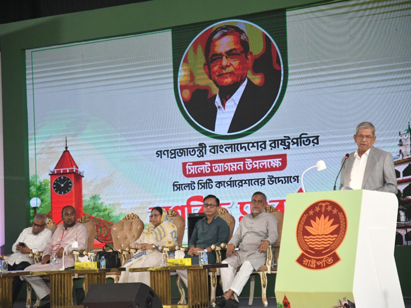 সিলেটে প্রেসিডেন্টকে সংবর্ধনা গণতন্ত্রে ফেরার সুযোগ অবহেলায় যেন না হারাই
