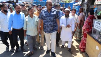 মদীনা মার্কেট এলাকা পরিদর্শনকালে সিসিক প্রশাসক সবার সহযোগিতায় উন্নত ড্রেনেজ ব্যবস্থা গড়তে চাই