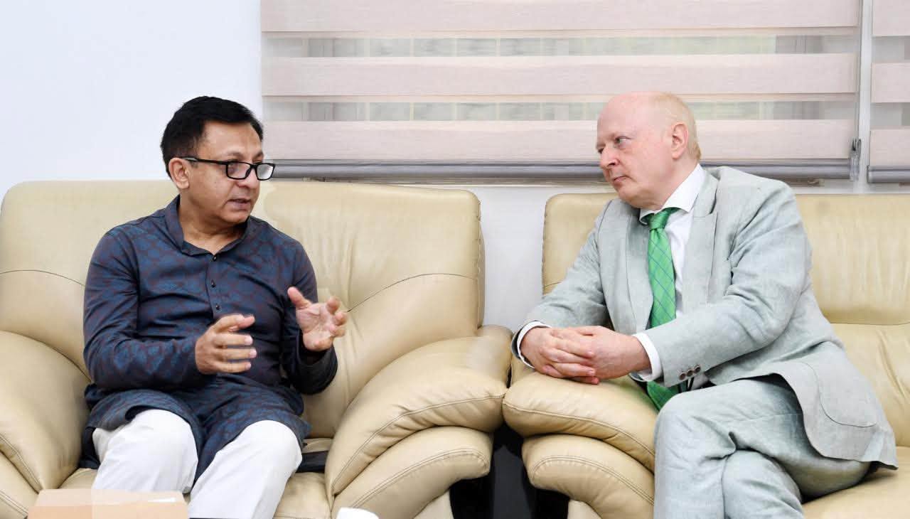 খন্দকার মুক্তাদিরের সঙ্গে জার্মান রাষ্ট্রদূতের বৈঠক চামড়া, জাহাজ নির্মাণ ও হালকা প্রকৌশলে জার্মান বিনিয়োগ চায় বাংলাদেশ