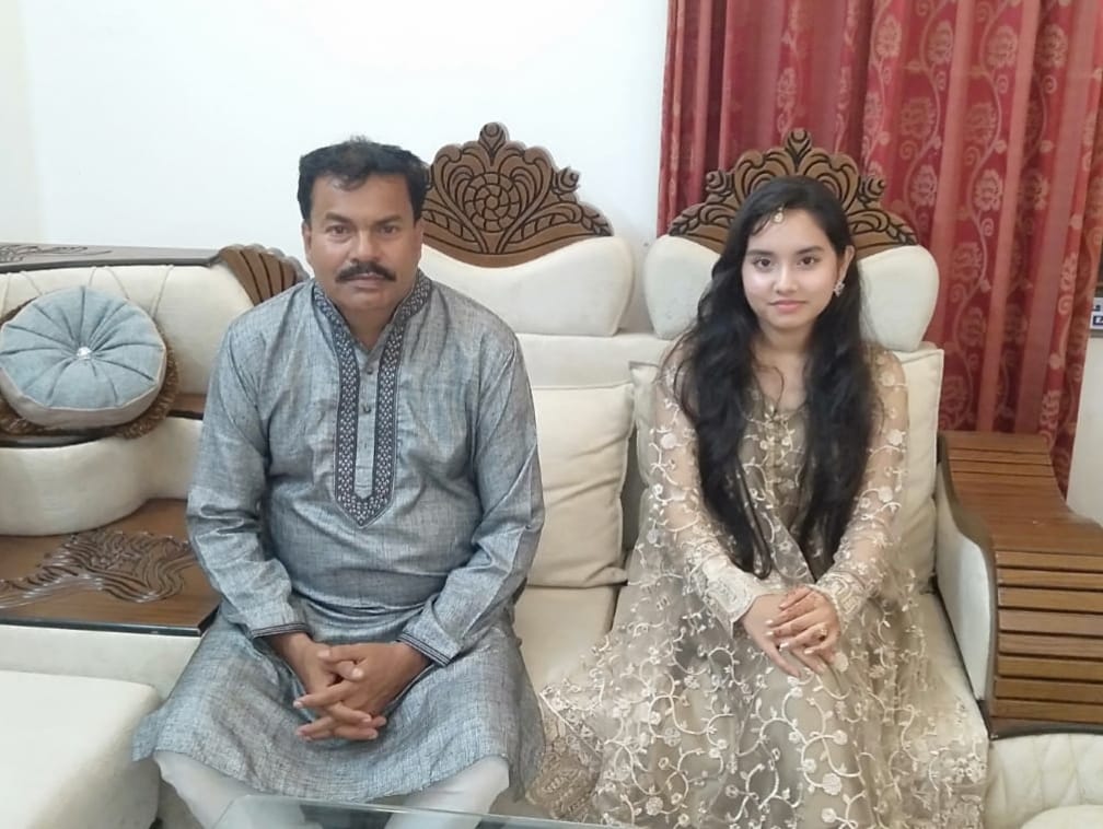 জিপিএ-৫ পেয়ে সাফল্যের আলো ছড়ালেন মধ্যনগর থানায় কর্মরত এসআই নবী হোসেনের মেয়ে ইতি