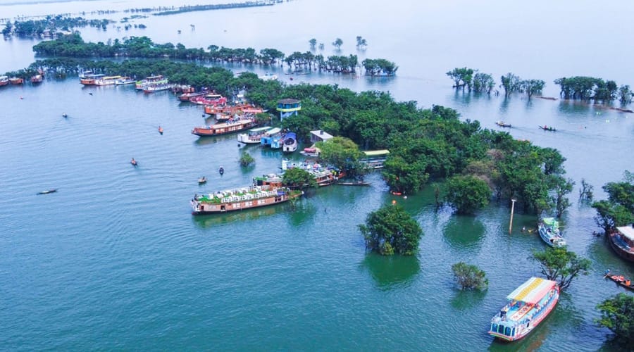 বাণিজ্যিক শোষণে টাঙ্গুয়ার হাওর বিপন্ন পরিবেশের হুমকি