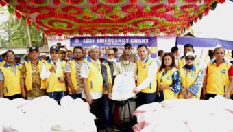 সিলেটে বন্যাদুর্গত দেড় হাজার পরিবারে লায়ন্স জেলার ত্রাণ বিতরণ