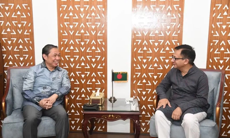 ইন্দোনেশিয়ায় ওষুধ ও তৈরি পোশাকের বাজার সম্প্রসারণে জোর খন্দকার মুক্তাদিরের