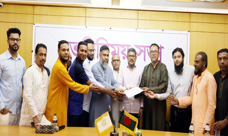 সিলেট চেম্বারের নবনিযুক্ত প্রশাসকের কাছে বাংলাদেশ দোকান মালিক সমিতি সিলেট জেলার স্মারকলিপি প্রদান