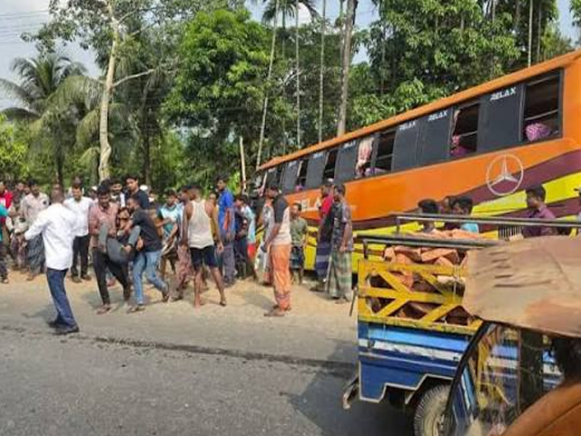 বাস-ট্রাকের সংঘর্ষের পর প্রাইভেট কার দুর্ঘটনা, জৈন্তাপুরে নিহত ৩