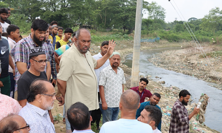 কানিশাইল ও ঘাসিটুলা এলাকা পরিদর্শনকালে সিসিক প্রশাসক