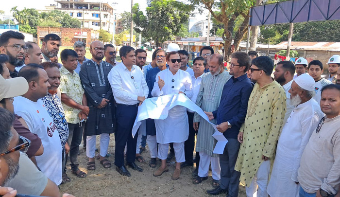 শাহজালাল উপশহর খেলার মাঠ পরিদর্শনকালে কয়েস লোদী