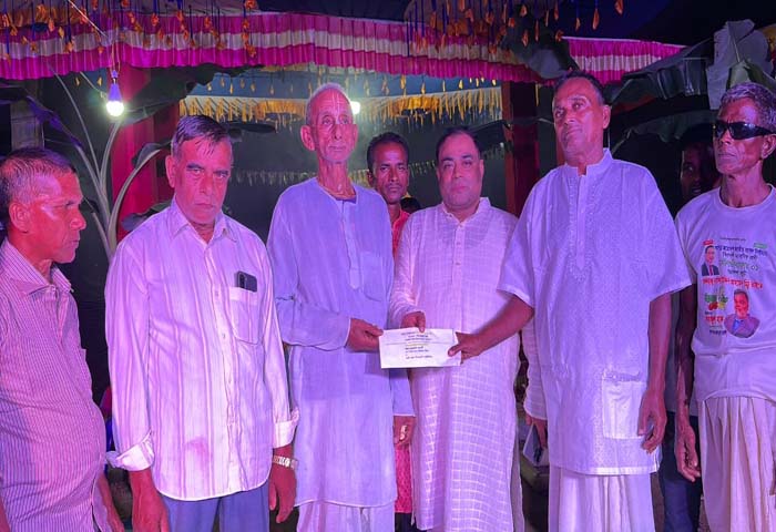 দাসের বাজারে দুর্গাপূজায় বিভিন্ন পূজামণ্ডপ পরিদর্শন করেছেন চেয়ারম্যান পদপ্রার্থী মুহিবুর রহমান কলিম