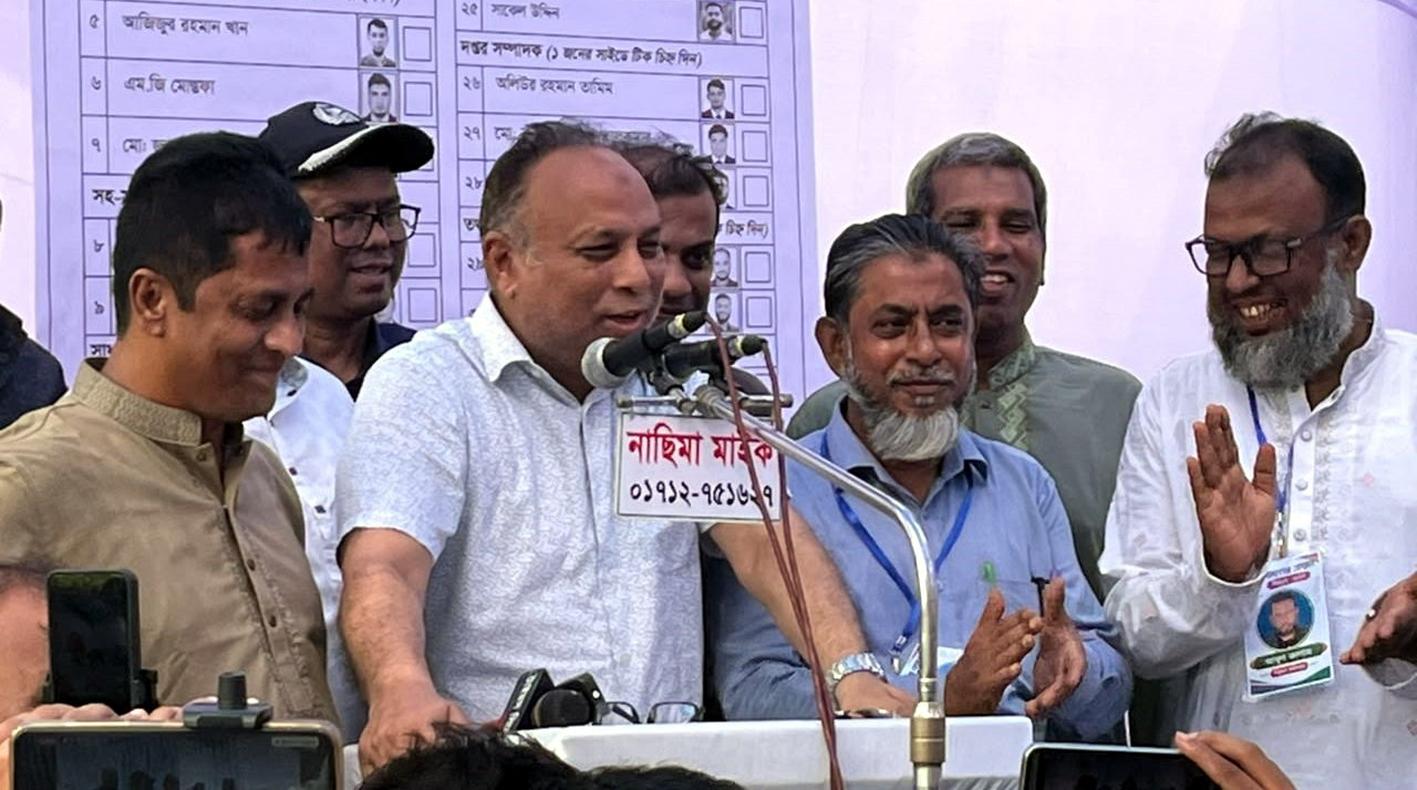 সাধারণ মানুষের কণ্ঠস্বর হিসেবে সাংবাদিকদের সাহসী ভূমিকা রয়েছে : এমপি এমরান চৌধুরী