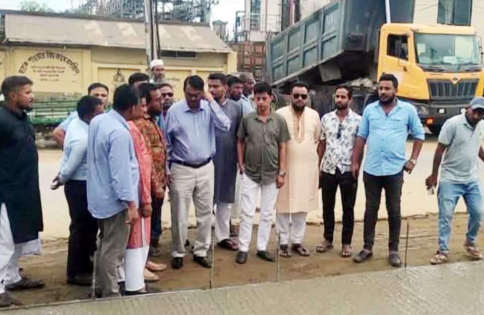 ছাতকে যোগাযোগ ব্যবস্থায় নতুন দিগন্ত ফোরলেন সড়ক নির্মাণ কাজ পরিদর্শন করলেন এমপি মিলন
