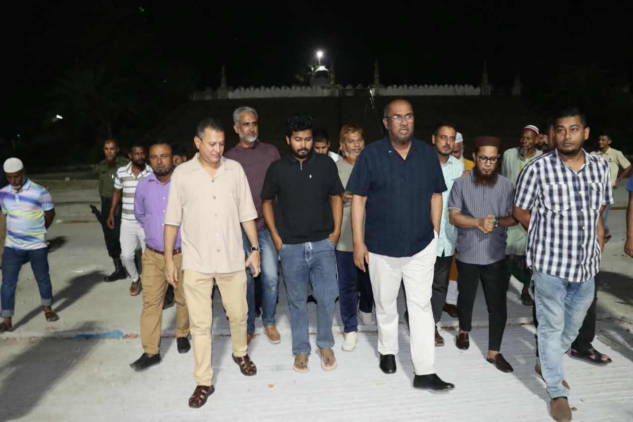 উন্নয়ন কাজ পরিদর্শনকালে সিসিক প্রশাসক ঐতিহাসিক শাহী ঈদগাহকে দৃষ্টিনন্দন ও সংরক্ষিত স্থাপনা হিসেবে গড়ে তোলা হবে