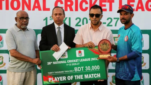 এনসিএল’র প্লেয়ার অব দ্যা ম্যাচের পুরস্কার বিতরণ