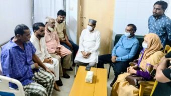 ধলা মিয়া চেয়ারম্যানকে দেখতে হাসপাতালে এমপি লুনা