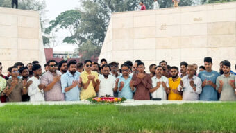 শহীদ জিয়া ও খালেদা জিয়ার মাজারে সিলেট জেলা-মহানগর যুবদলের শ্রদ্ধা