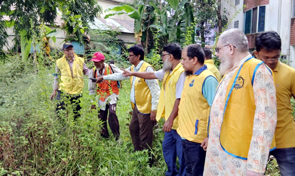 ডেঙ্গু প্রতিরোধে লায়ন্স ক্লাব অব সিলেট হলি সিটির উদ্যোগে মশা নিধন কর্মসূচি পালন