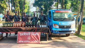 সীমান্তে ১৯ বিজিবির বড় অভিযান ১০৭ বোতল মদ ও পিকআপসহ প্রায় ২২ লাখ টাকার মালামাল জব্দ